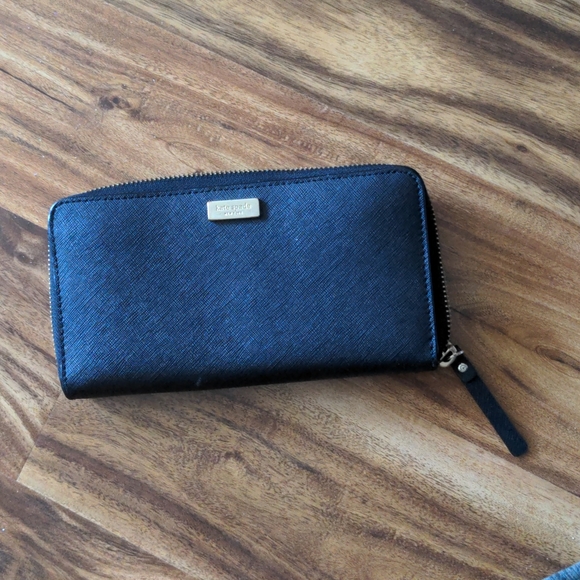 Kate Spade Wallet - Picture 2 of 2
